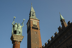 Kopenhagen Rathausturm mit Lurblæserne